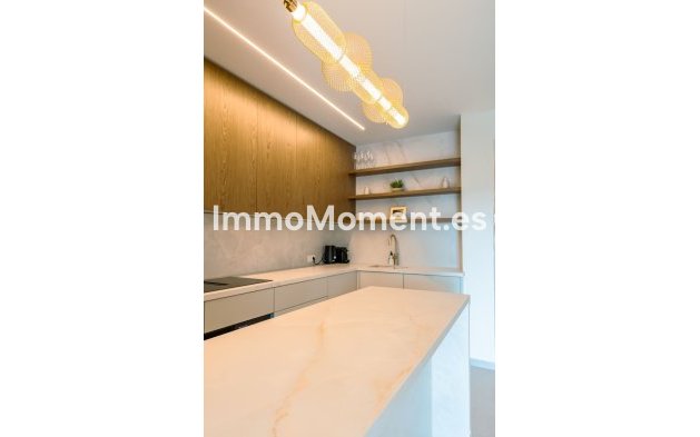 Resale - Apartment - Marbella - Nueva Andalucía