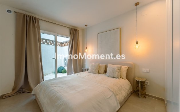 Resale - Apartment - Marbella - Nueva Andalucía