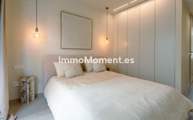 Resale - Apartment - Marbella - Nueva Andalucía