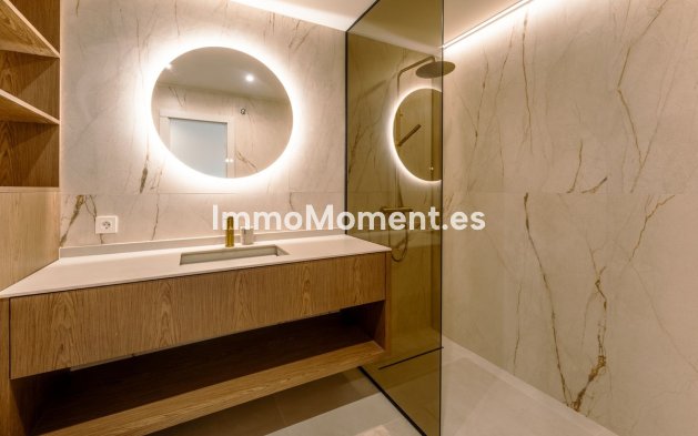 Resale - Apartment - Marbella - Nueva Andalucía