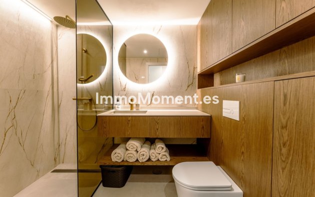 Resale - Apartment - Marbella - Nueva Andalucía