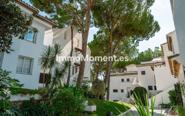 Resale - Apartment - Marbella - Nueva Andalucía