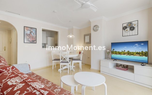 Resale - Apartment - Marbella - Nueva Andalucía