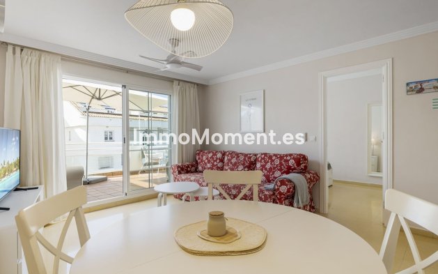 Resale - Apartment - Marbella - Nueva Andalucía