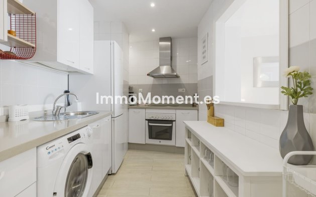Resale - Apartment - Marbella - Nueva Andalucía