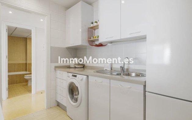 Resale - Apartment - Marbella - Nueva Andalucía