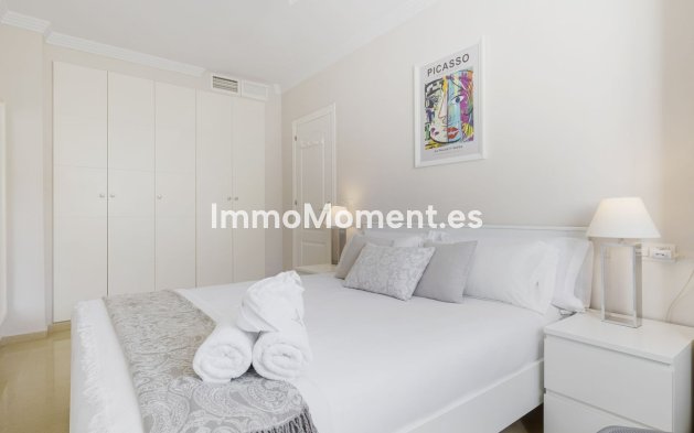 Resale - Apartment - Marbella - Nueva Andalucía