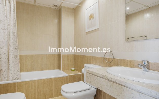 Resale - Apartment - Marbella - Nueva Andalucía