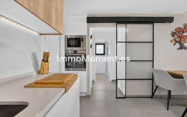 Resale - Apartment - Orihuela Costa - Villamartín