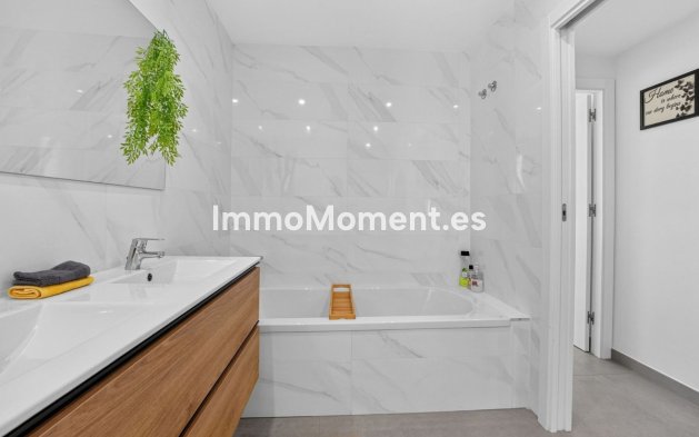 Resale - Apartment - Orihuela Costa - Villamartín