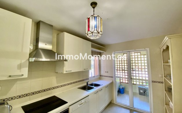 Resale - Apartment - Marbella - Guadalmina Baja