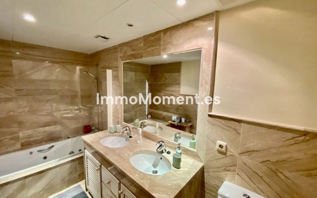 Resale - Apartment - Marbella - Guadalmina Baja
