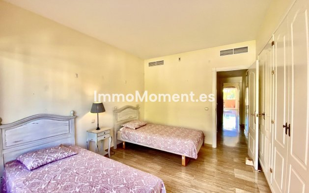 Resale - Apartment - Marbella - Guadalmina Baja