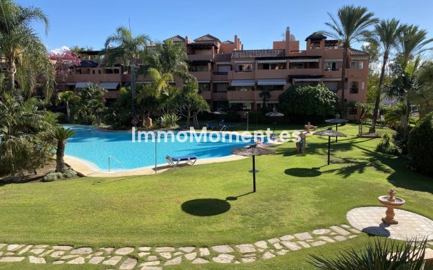 Resale - Apartment - Marbella - Guadalmina Baja