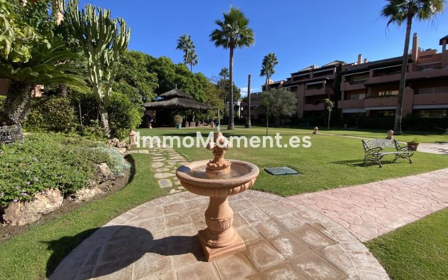 Resale - Apartment - Marbella - Guadalmina Baja