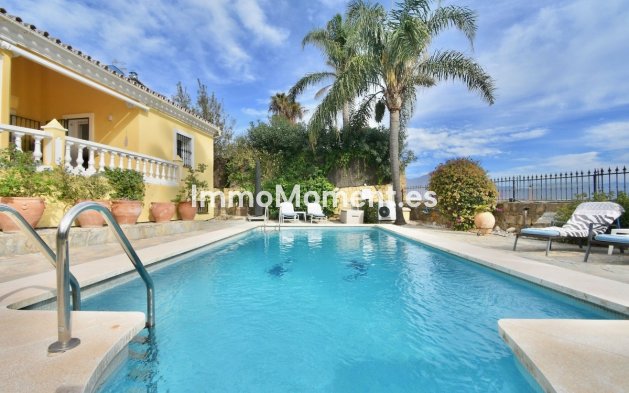 Resale - Detached villa - Manilva - La Duquesa