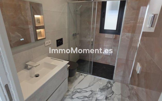 Wiederverkauf - Freistehende Villa - Torrevieja - Torrevieja Centro