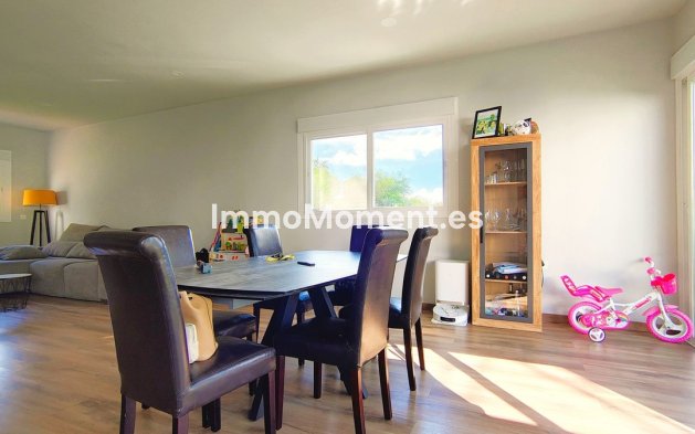 Resale - Detached villa - Estepona - Estepona Centro