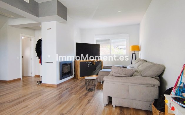 Resale - Detached villa - Estepona - Estepona Centro