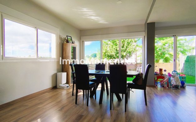 Resale - Detached villa - Estepona - Estepona Centro