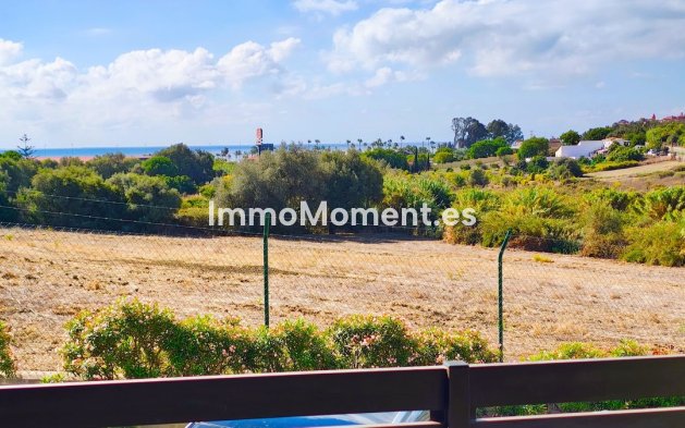 Resale - Detached villa - Estepona - Estepona Centro