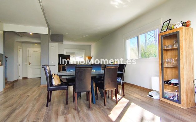 Resale - Detached villa - Estepona - Estepona Centro