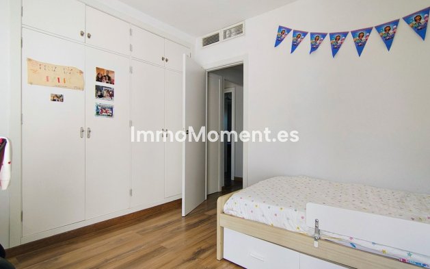 Resale - Detached villa - Estepona - Estepona Centro