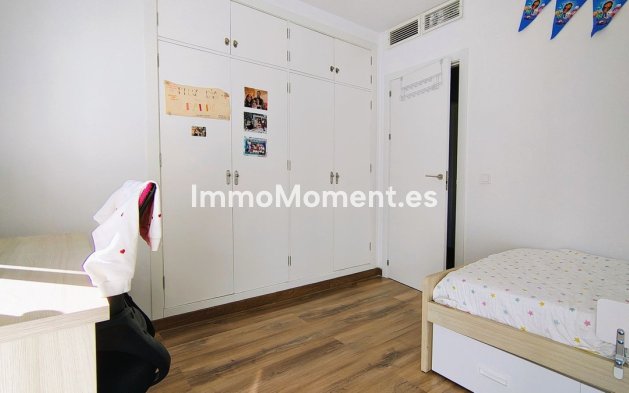 Resale - Detached villa - Estepona - Estepona Centro
