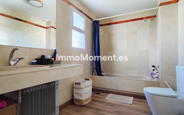 Resale - Detached villa - Estepona - Estepona Centro
