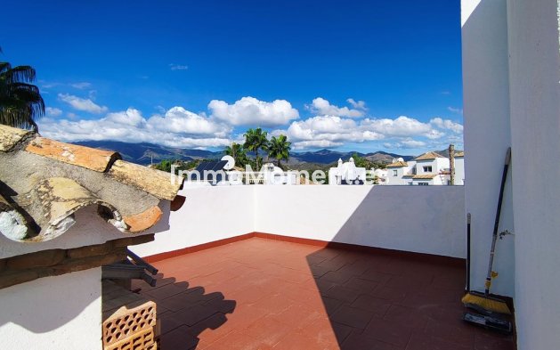 Resale - Detached villa - Estepona - Estepona Centro