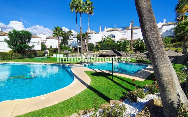 Resale - Detached villa - Estepona - Estepona Centro