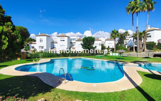 Resale - Detached villa - Estepona - Estepona Centro