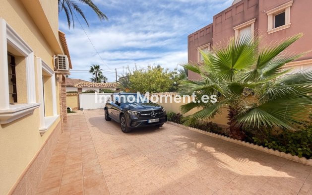 Resale - Detached villa - Orihuela Costa - Cabo roig - La Zenia