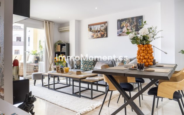 Resale - Apartment - Estepona - Estepona Centro