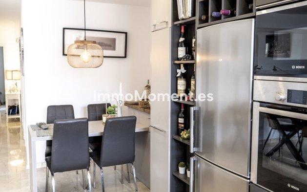 Resale - Apartment - Estepona - Estepona Centro
