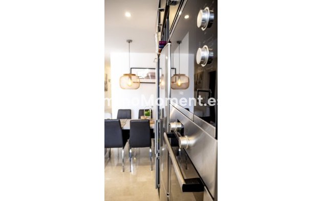 Resale - Apartment - Estepona - Estepona Centro