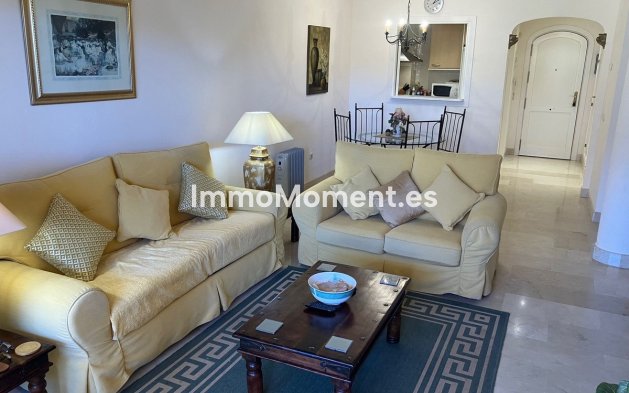 Resale - Apartment - Marbella - Elviria