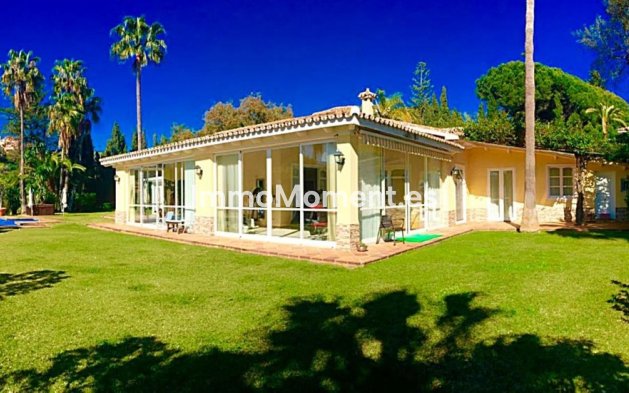 Resale - Detached villa - Marbella - Elviria