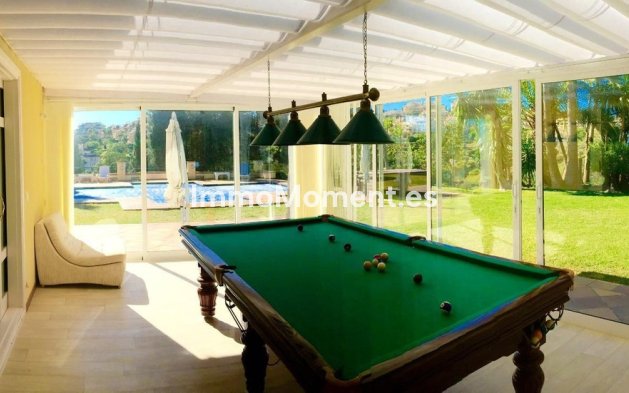 Resale - Detached villa - Marbella - Elviria