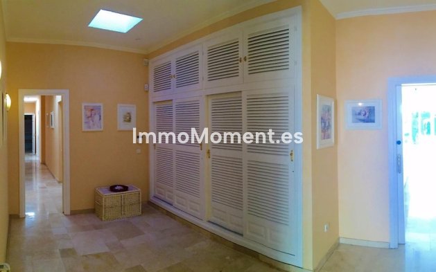 Resale - Detached villa - Marbella - Elviria