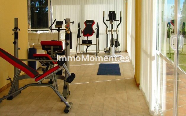 Resale - Detached villa - Marbella - Elviria