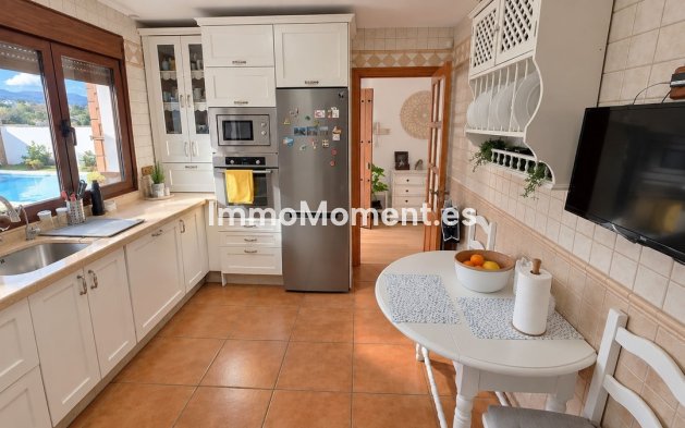 Resale - Detached villa - Inland  - Alhaurín de la Torre