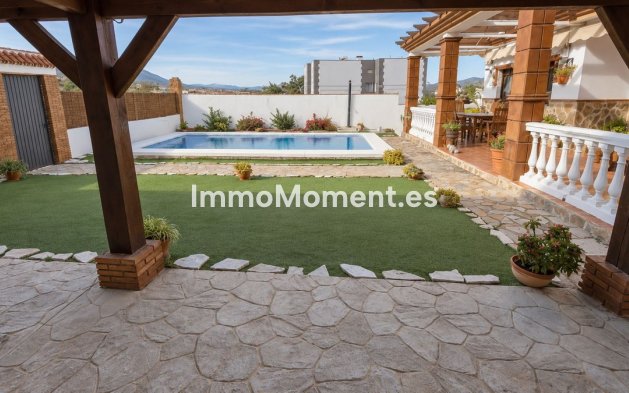 Resale - Detached villa - Inland  - Alhaurín de la Torre