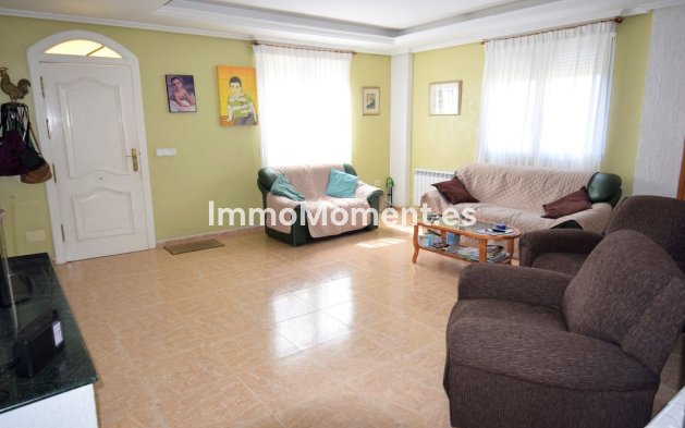 Reventa - Villa independiente - Torrevieja - Aguas Nuevas