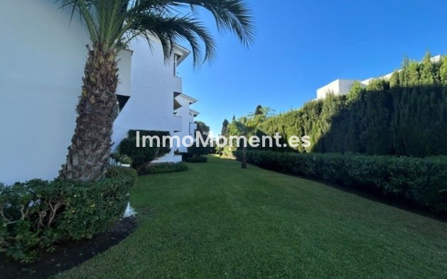 Resale - Apartment - Estepona - Atalaya