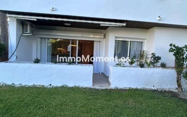 Resale - Apartment - Estepona - Atalaya