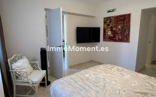 Resale - Apartment - Estepona - Atalaya