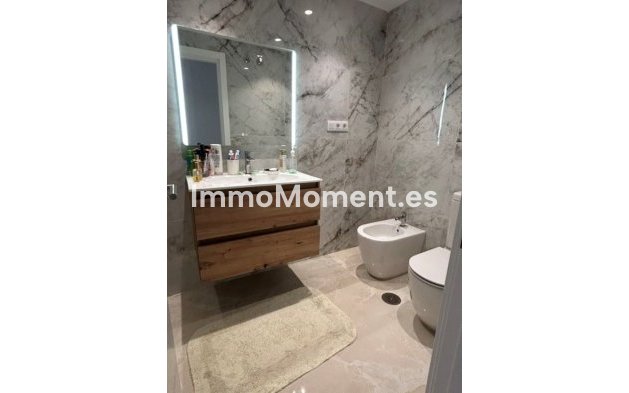 Resale - Apartment - Estepona - Atalaya