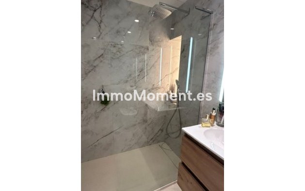 Resale - Apartment - Estepona - Atalaya