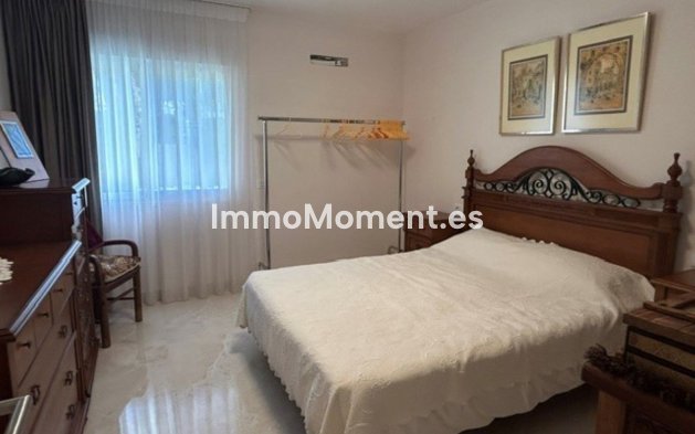 Resale - Apartment - Estepona - Atalaya